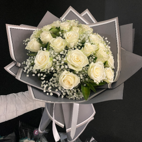  İstanbul Flower 17 White Roses Bouquet