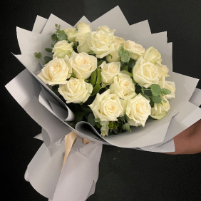 İstanbul Florist Bouquet of 33 White Roses